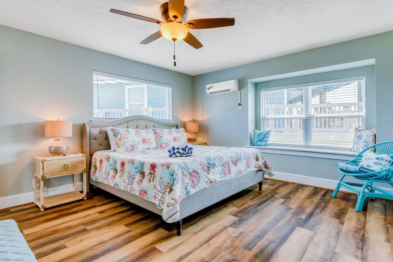 The Quirky Whale Villa Surfside Beach Exterior photo