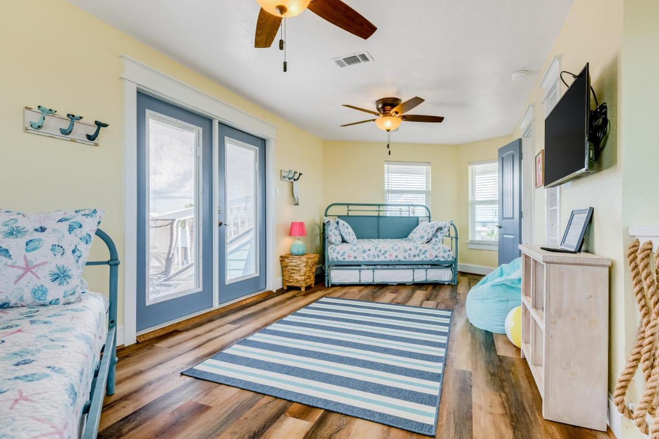 The Quirky Whale Villa Surfside Beach Exterior photo